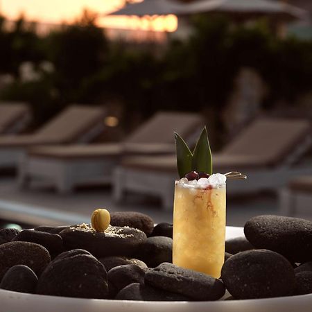 Sea Breeze Santorini Beach Resort, Curio By Hilton Agios Georgios  ภายนอก รูปภาพ