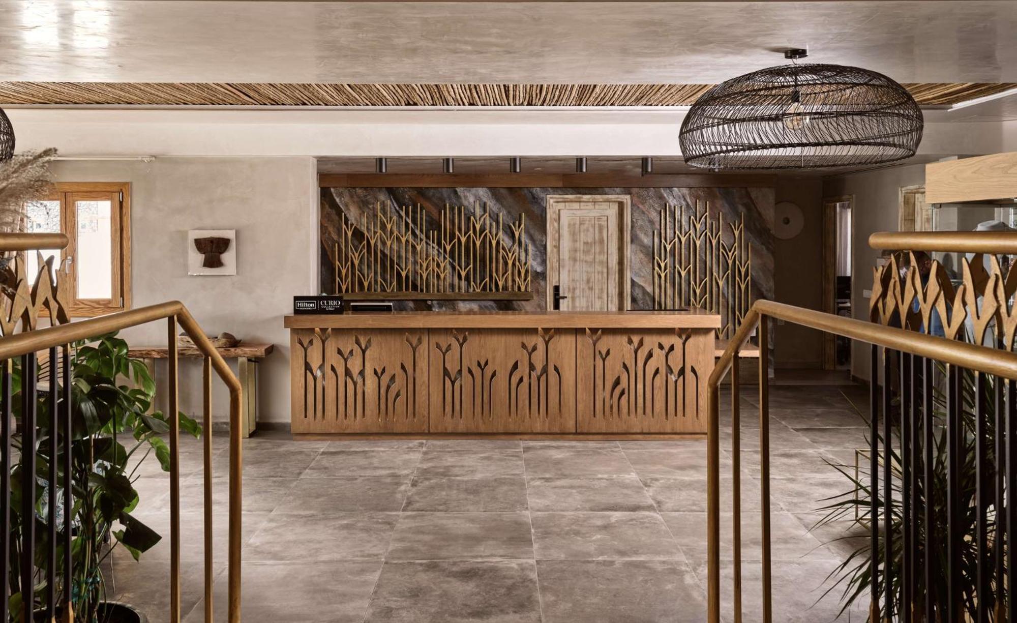 Sea Breeze Santorini Beach Resort, Curio By Hilton Agios Georgios  ภายนอก รูปภาพ