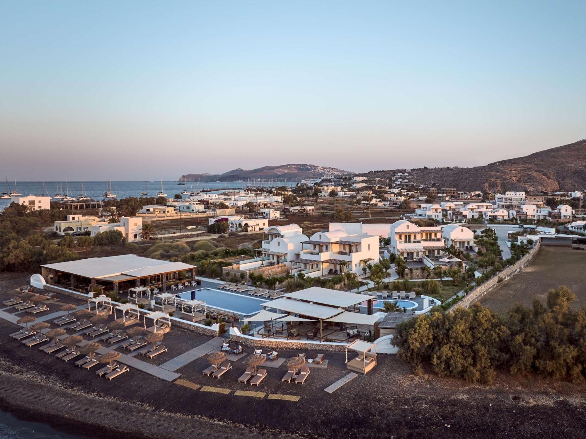 Sea Breeze Santorini Beach Resort, Curio By Hilton Agios Georgios  ภายนอก รูปภาพ